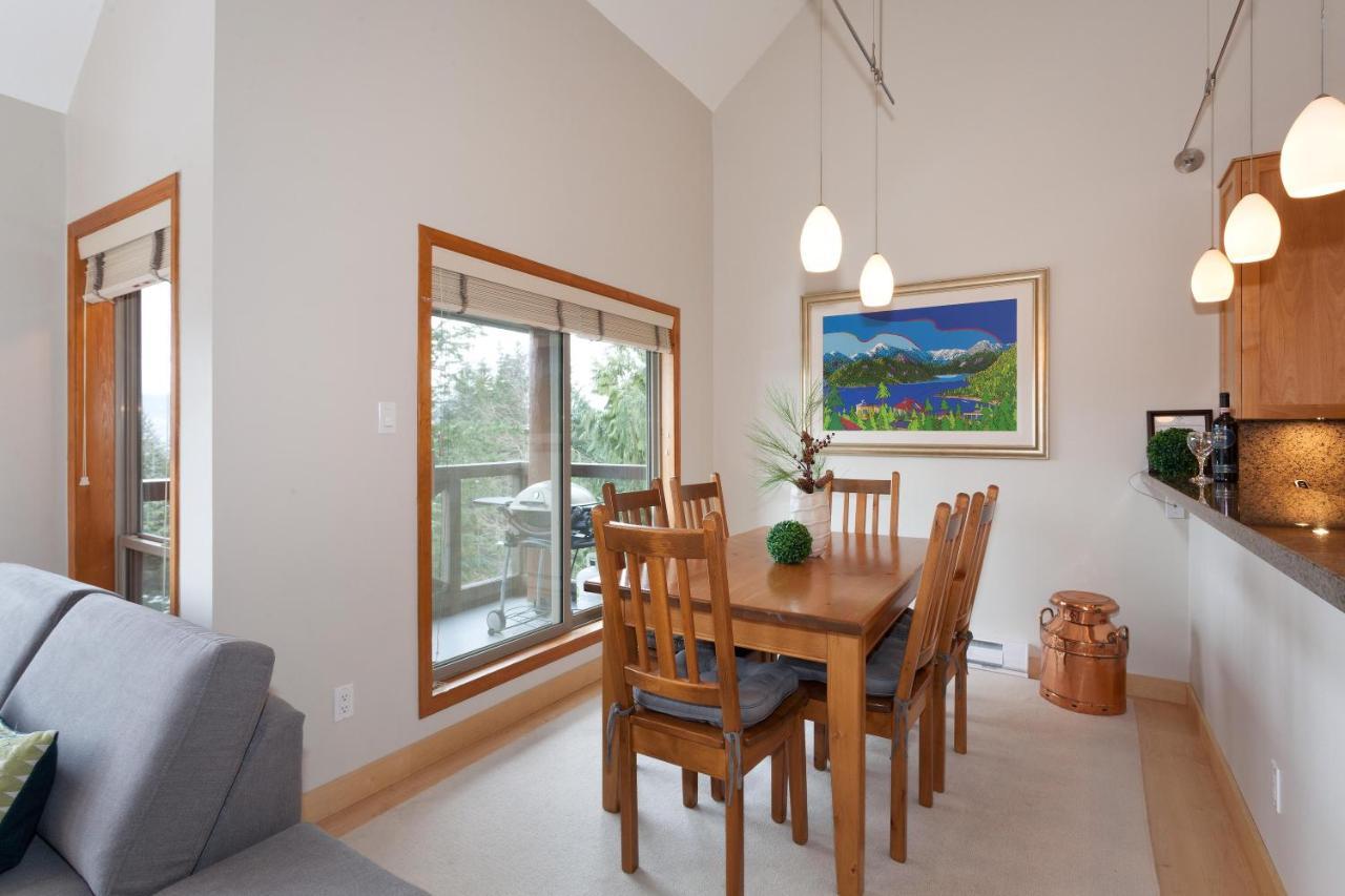 Painted Cliff 11 | Dog Friendly! Ski-In Ski-Out Benchlands Townhome W/ Hot Tub & Fireplace Whistler Extérieur photo