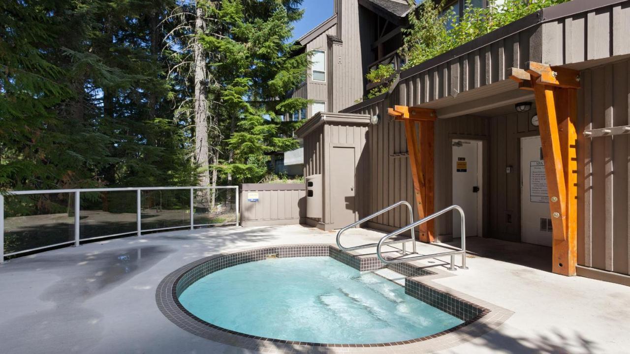 Painted Cliff 11 | Dog Friendly! Ski-In Ski-Out Benchlands Townhome W/ Hot Tub & Fireplace Whistler Extérieur photo