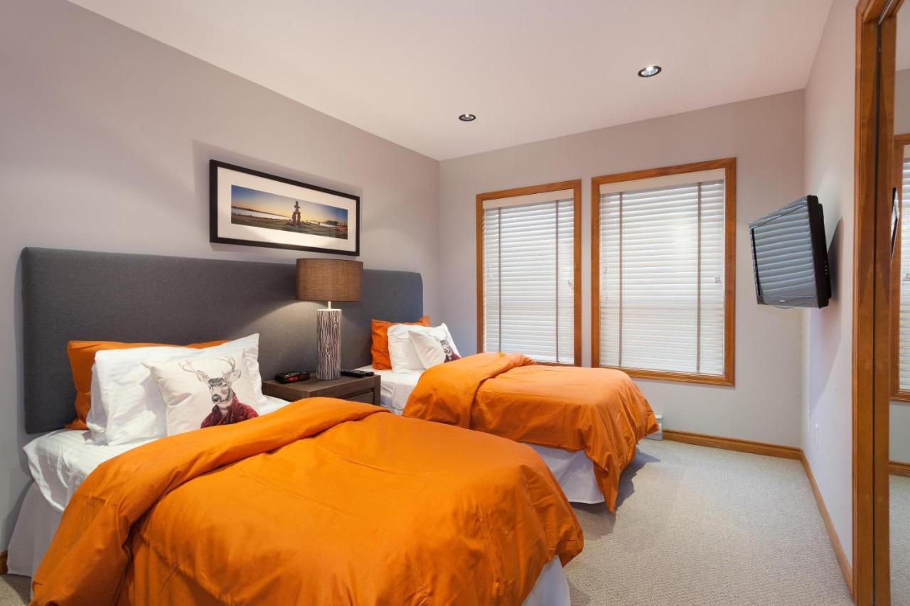 Painted Cliff 11 | Dog Friendly! Ski-In Ski-Out Benchlands Townhome W/ Hot Tub & Fireplace Whistler Extérieur photo