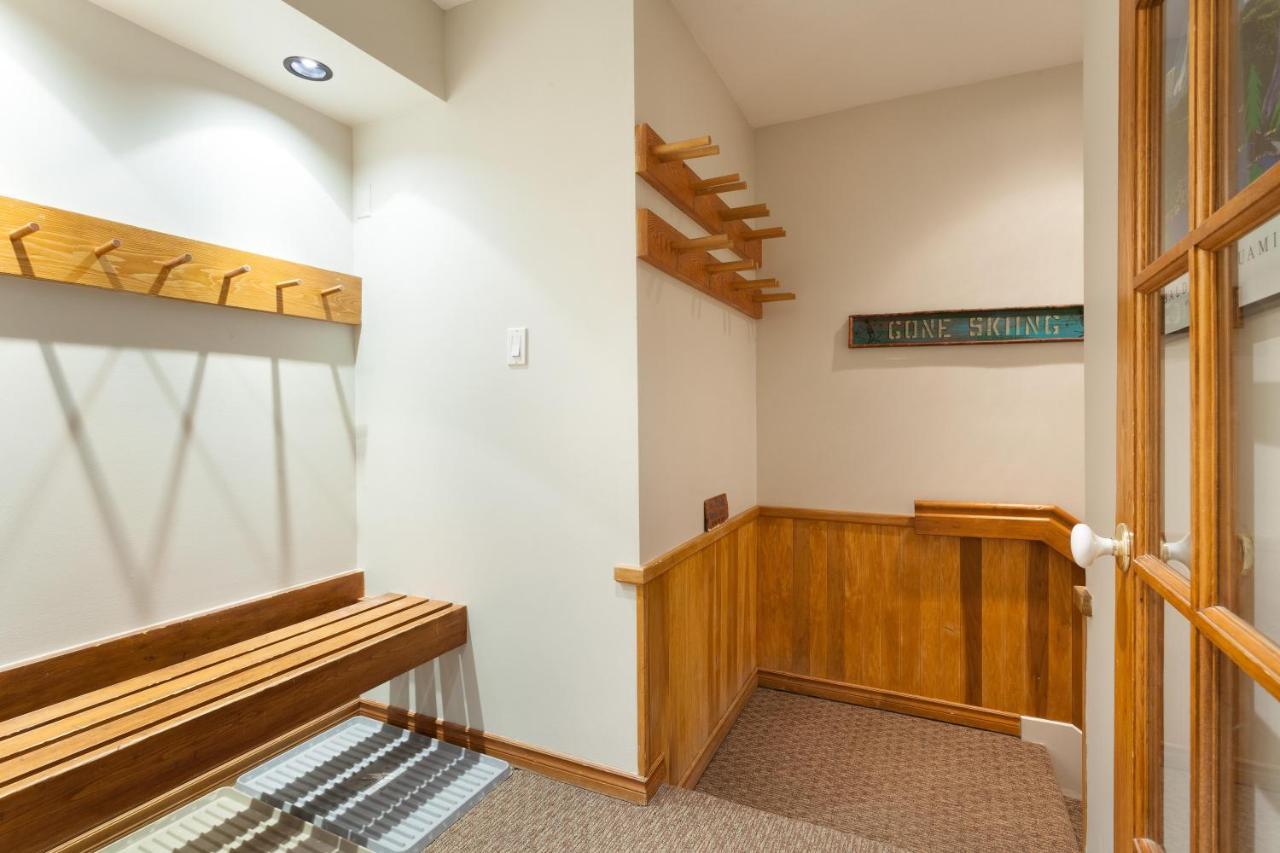 Painted Cliff 11 | Dog Friendly! Ski-In Ski-Out Benchlands Townhome W/ Hot Tub & Fireplace Whistler Extérieur photo